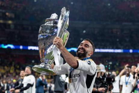 卡瓦哈爾獲頒馬德里社區(qū)金質(zhì)獎(jiǎng)?wù)拢院烙谏頌轳R德里人身份