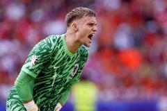 巴薩關(guān)注布萊頓門將維爾布魯根，擬引進新門將