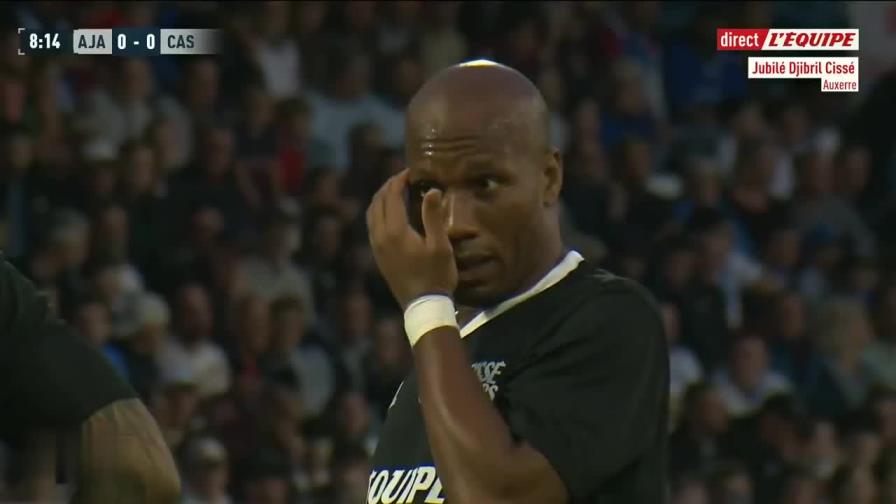 亨利寶刀不老，西塞紀(jì)念賽直接任意球破門