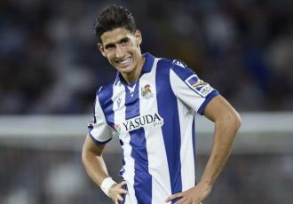 法媒：馬賽欲簽?zāi)β甯缰行l(wèi)阿格爾德，勒沃庫(kù)森亦有意