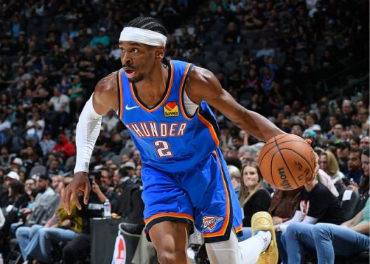 雷霆本賽季在總決賽前已取得80場勝利，成為NBA歷史第四支達成此成就的球隊