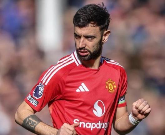 沙特高薪簽約B費，曼聯(lián)賣隊長其實不丟人