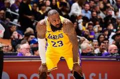 老詹：季后賽競爭更激烈，希望聯(lián)盟助球員逐步適應(yīng)