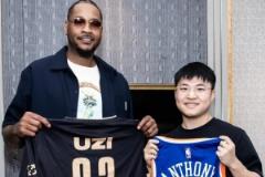 Uzi分享與安東尼合影：開心見到甜瓜，期待共同運(yùn)動打球