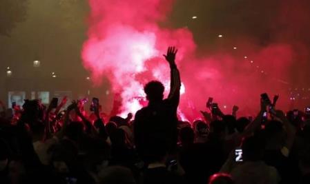 法媒：巴黎球迷奪冠后街頭狂歡徹夜，294人被警方逮捕