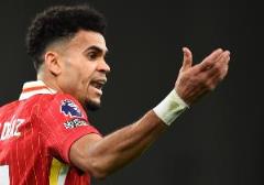 巴薩官方確認(rèn)三大鋒線(xiàn)目標(biāo)：迪亞斯、拉什福德和佩里西奇