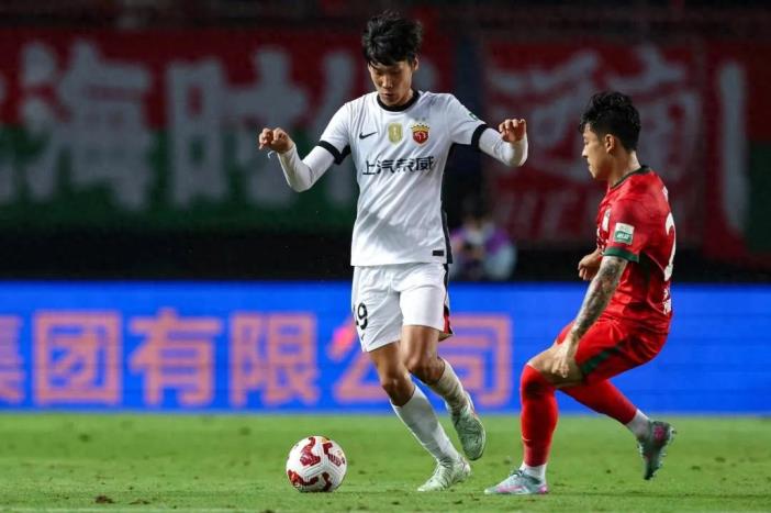 海港年輕球員嶄露頭角，上海德比防線仍需加強