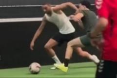 齊耶赫自由身現(xiàn)身野球場(chǎng)，32歲球員身價(jià)450萬(wàn)引關(guān)注