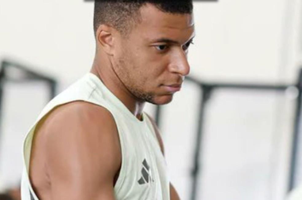 記者：姆巴佩缺席訓(xùn)練，能否出戰(zhàn)小組賽末輪將周三揭曉