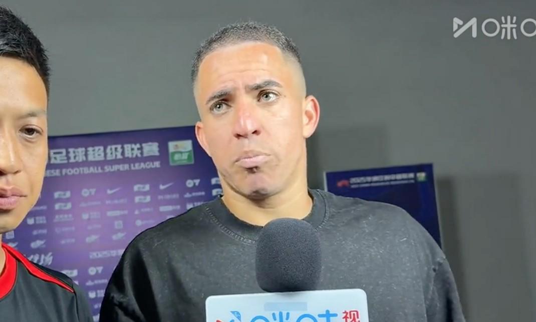 羅慕洛：甘超稱我“寶批龍”展現(xiàn)親密關(guān)系，感謝球迷送Labubu