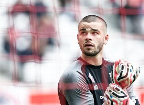 PSG、曼城和曼聯(lián)競(jìng)相爭(zhēng)奪里爾門將舍瓦利耶