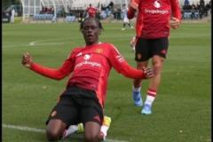 羅馬諾：曼聯(lián)將續(xù)約17歲小將，聯(lián)賽10場6球，即將一線隊首秀