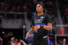 奧薩爾半場(chǎng)高效表現(xiàn)：9投5中砍12分5板2帽正負(fù)值+14領(lǐng)跑全場(chǎng)