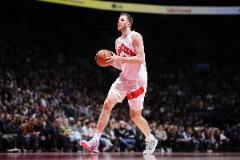 珀?duì)柼貭柛咝л敵觯?4中12砍24分12板3助1帽