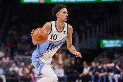 里薩謝21投12中砍36分5記三分6籃板創(chuàng)生涯新高