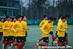 U16國少隊(duì)在狼堡俱樂部開展德甲首訓(xùn) 觀看狼堡對陣海登海姆