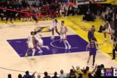 阿門壓哨犯規(guī)，邊線裁判已舉手吹哨！