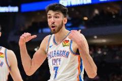 切特今日送出6次封蓋，生涯第五次至少5次蓋帽的比賽中10勝1負(fù)，僅負(fù)于火箭