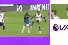 戲劇翻轉(zhuǎn)！薩爾遠(yuǎn)射破門(mén)引爭(zhēng)議，VAR判定其先踩踏再染黃