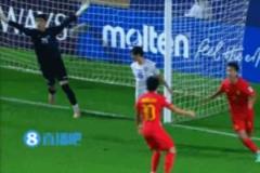 烏茲別克門將兩次投訴國少手球并找裁判理論無果