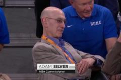 蕭華親臨現(xiàn)場觀戰(zhàn)NCAA半決賽：杜克對陣休斯敦