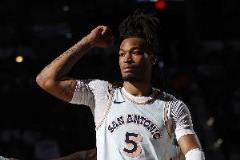 卡斯?fàn)栕孕欧Q自己已鎖定最佳新秀頭銜