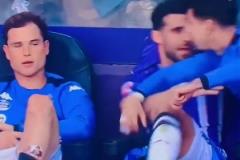 內(nèi)訌！0-4慘敗巴拉多利德球員替補席揮拳想要打隊友