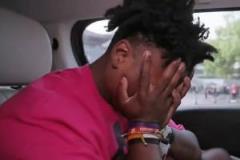 粉絲怒斥網(wǎng)友！Speed被粉絲喂檳榔瞬間不適：這不是毒品？