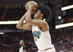 美記：韋爾斯意識(shí)恢復(fù)可活動(dòng) 可能腦震蕩需X光檢查