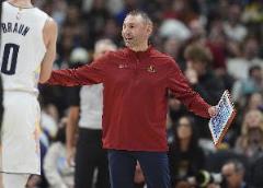 執(zhí)掌教鞭！大衛(wèi)-阿德?tīng)柭嬖嚭撕万T士主教練職位