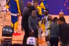 庫里空位不傳球，科爾暫停時讓雙方互相認識