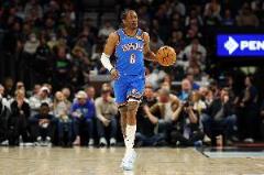 杰倫威：戴格諾特總讓我安靜點(diǎn)，場上收到警告我就會(huì)閉嘴了