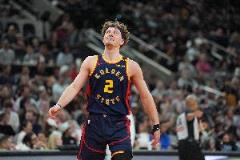 波杰姆斯基高效輸出19分7板4助2斷 正負(fù)值+12領(lǐng)跑全隊(duì)