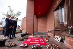 利物浦官方悼念希爾斯堡慘案遇難者，獻花環(huán)、降旗并默哀