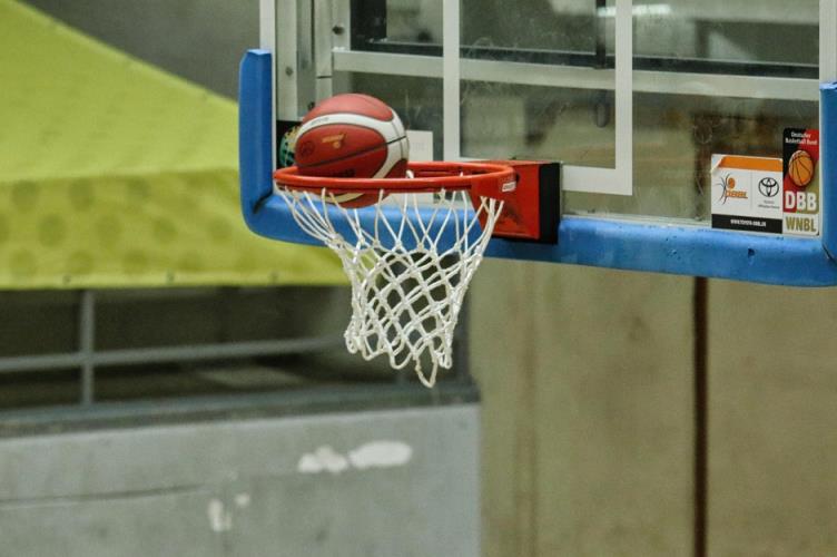 遼寧趙繼偉領(lǐng)跑季后賽助攻榜，遼寧2-0領(lǐng)先新疆