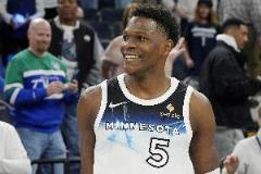 華子談湖人戰(zhàn)：對手收縮防守，隊友信任成關(guān)鍵