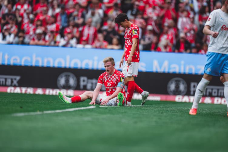 德甲美因茨 vs 沃爾夫斯堡：中游對(duì)決，矛盾碰撞誰(shuí)更勝一籌？