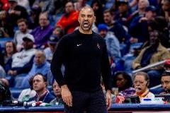 王猛：火把身體對抗發(fā)揮到極致，2025年打上世紀(jì)籃球太難贏