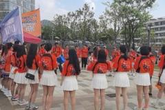 陽光青春大長腿真好看！云南隊小白裙女球迷們跳舞助威