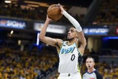 哈利伯頓高效表現(xiàn)：11投6中貢獻17分8板15助攻1搶斷正負(fù)值+25