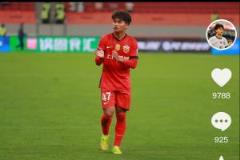 王鈺棟鼓勵蒯紀(jì)聞：比賽很困難，遺憾未能助隊(duì)取勝