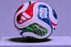 2026年世界杯官方用球“Trionda”正式揭曉，采用紅綠藍三色設計