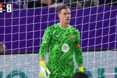 巴薩0-1落后！伊萬-桑切斯打門折射詭異弧線入網(wǎng)！特獅毫無辦法！