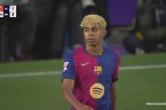 可惜！亞馬爾腳后跟妙傳，福特禁區(qū)內(nèi)1V3閃轉(zhuǎn)騰挪打遠(yuǎn)角中柱！