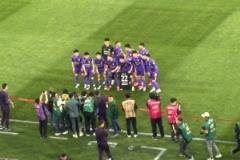 暖心主場迎戰(zhàn)云南玉昆，津門虎球員賽前敬獻方鏡淇球衣