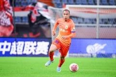 黃政宇職業(yè)生涯累計出場200場，其中為泰山出戰(zhàn)68次