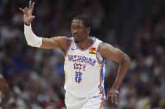 穩(wěn)！杰倫威14中5砍下18+9+4零失誤 末節(jié)獨(dú)砍7分6籃板