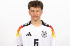 德媒：拜仁簽下德國U15國腳齊格拉爾，合同期限至2028年