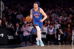 哈爾滕施泰因4投4中砍8分6板 正負(fù)值-17全場(chǎng)第二低