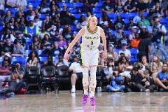 狀元佩奇首秀10中3僅得10分7板2助